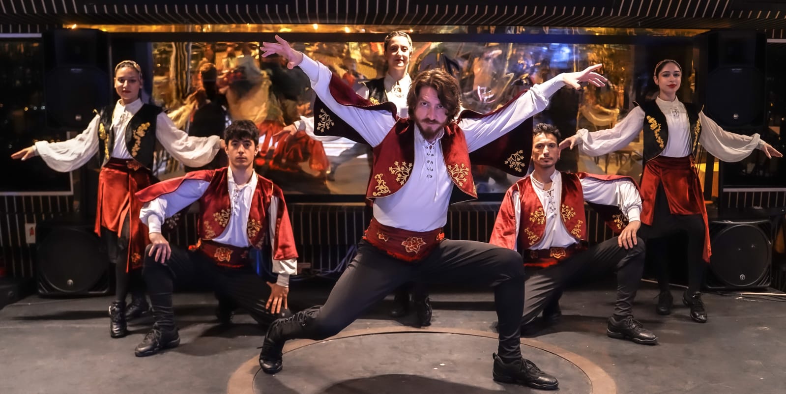 BOSPHORUS DINNER CRUISE & TURKISH NIGHT SHOW (VIP PRIVATE TABLE VIP LARGE MENU WITH DRINKS)