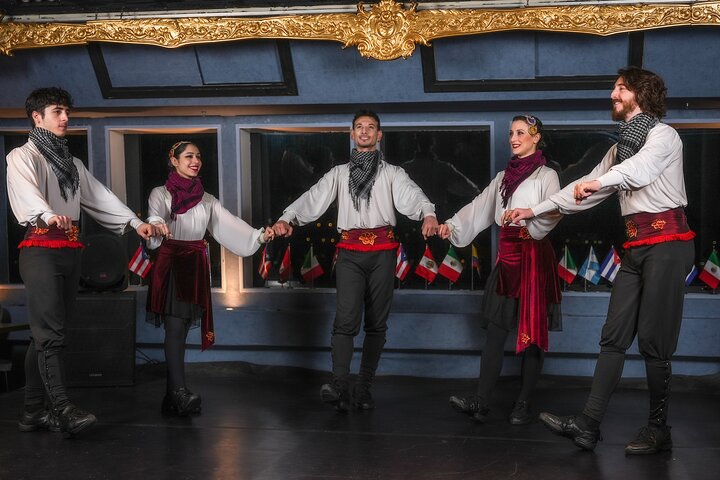 Bosphorus Birthday Cruise Tickets : DINNER CRUISE WITH BIRTHDAY CAKE AND SONG - BEST TABLE