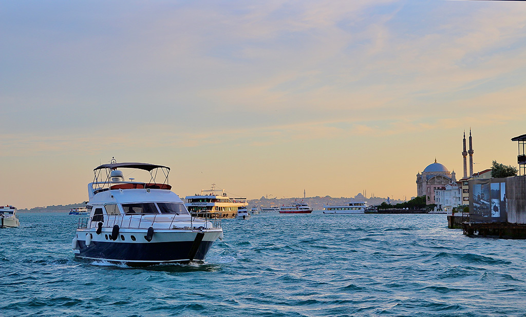 Bosphorus Sunset Yacht Ticket : Bosphorus Sunset Tour in Luxury Yacht - With Hotel Transfer